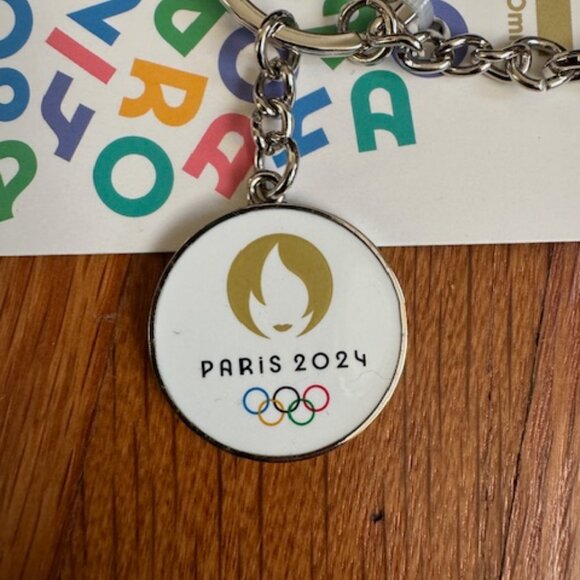 NWT OFFICIAL KEYCHAIN EIFFEL TOWER & LOGO PARIS 2024 OLYMPIC GAMES COLLECTOR - Picture 8 of 12